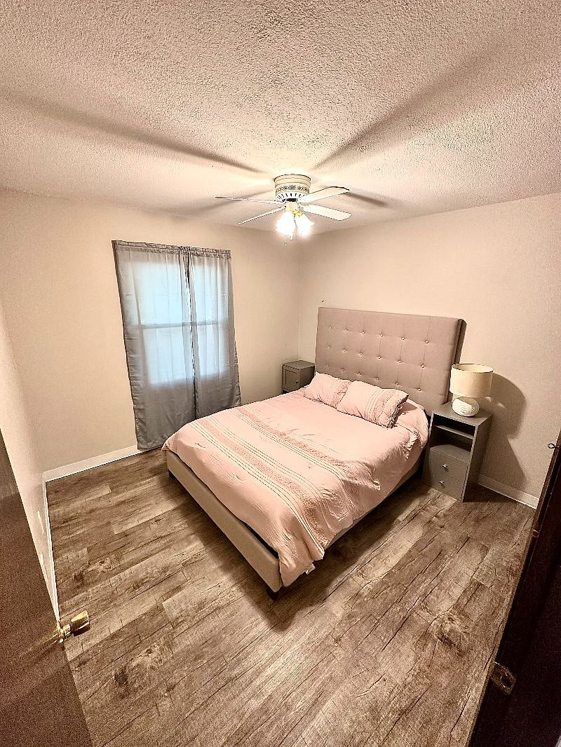 1211 Queen bed