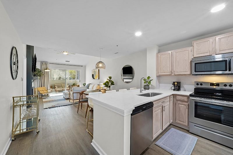 Furnished Finder property 454172_1 photo 7