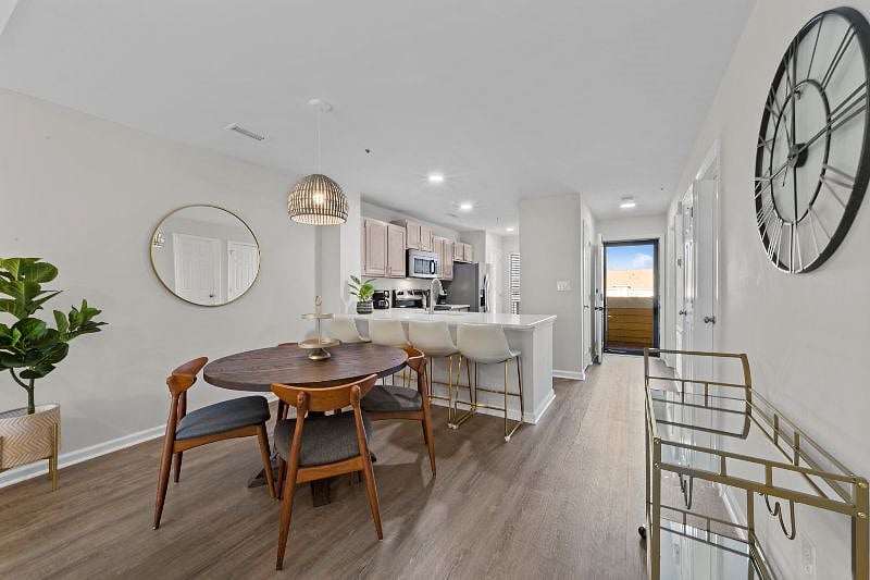 Furnished Finder property 454172_1 photo 11