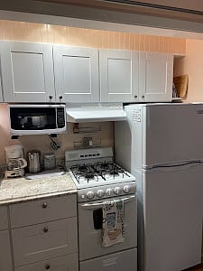 Compact & complete kitchen for great cooking delicious meals.