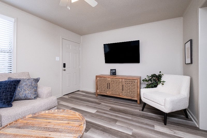 Large flat screen tv with free Wi-Fi