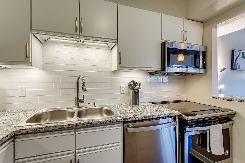 Furnished Finder property 454301_1 photo 8