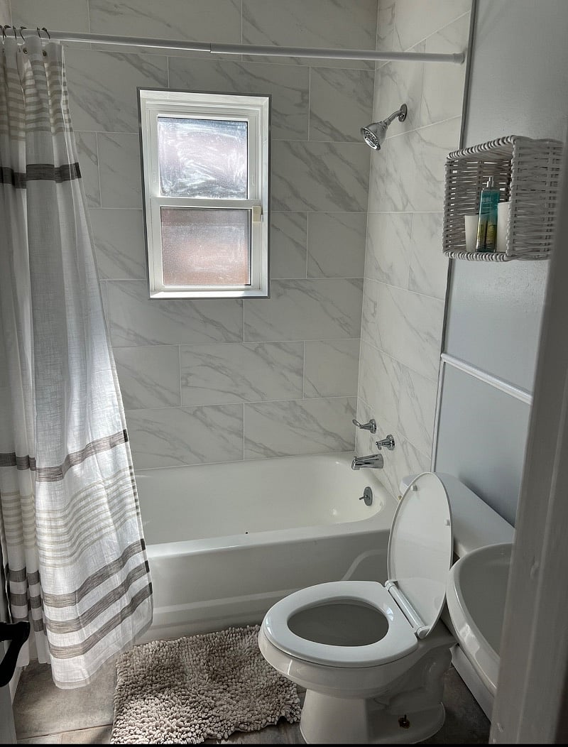 2nd bathroom 

