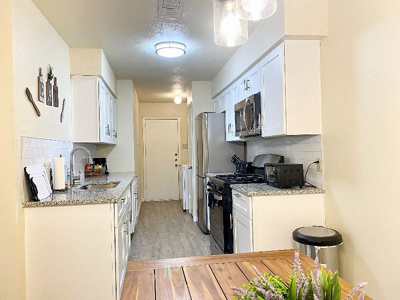Furnished Finder property 454360_1 photo 8