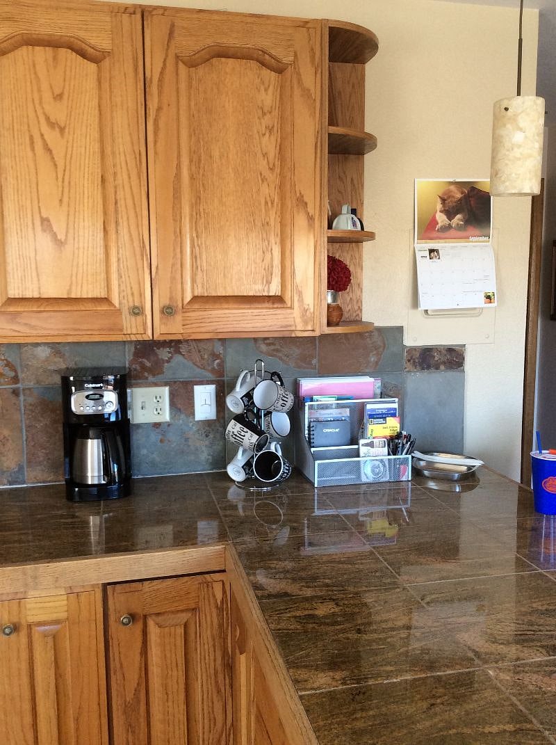 Coffee maker, toaster oven, blender, etc etc.  All the kitchen essentials you will need.
