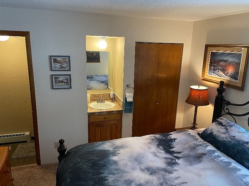 Main Bedroom, sink