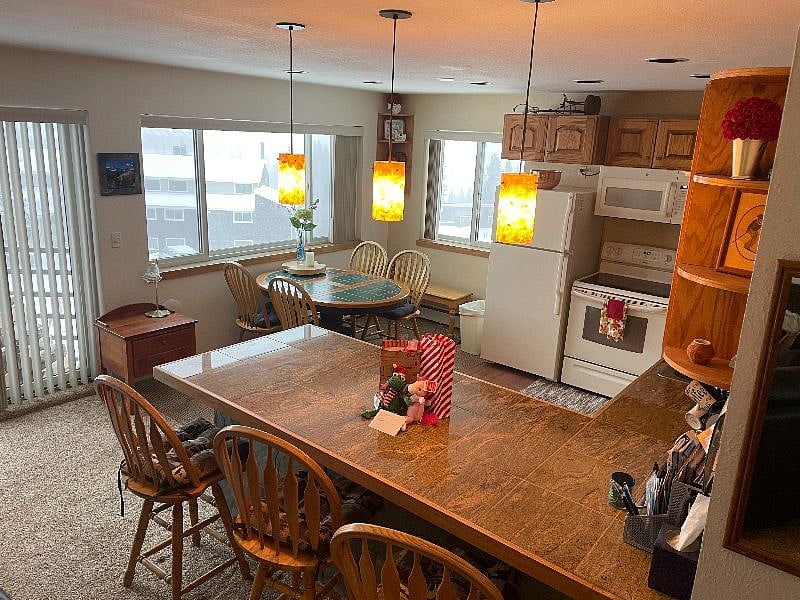 Breakfast bar.