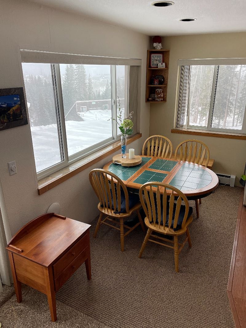 Sunny, Bright Corner Unit.