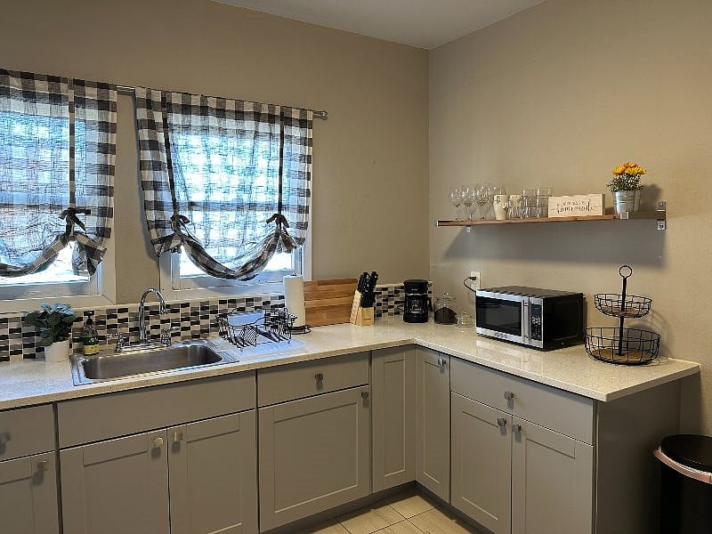 Furnished Finder property 454491_1 photo 13