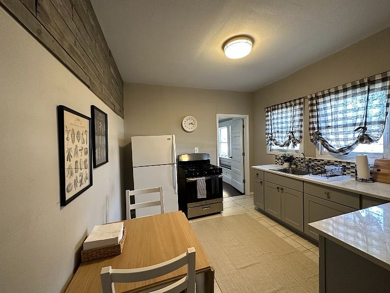 Furnished Finder property 454491_1 photo 14