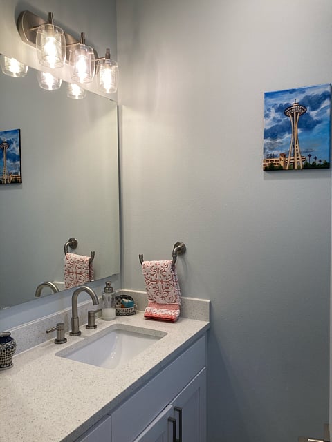 Extra 2nd-floor half bathroom