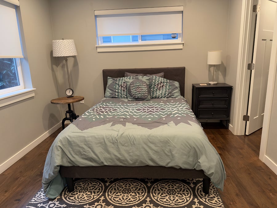 Downstairs, smaller bedroom (full-sized bed)