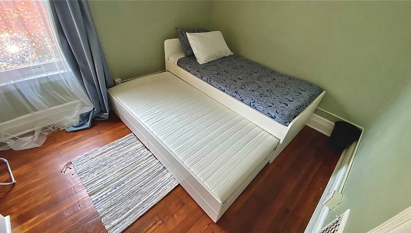 Twin trundle bed for two.
