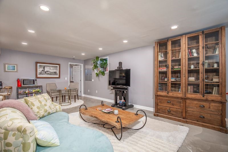 Furnished Finder property 454639_1 photo 3