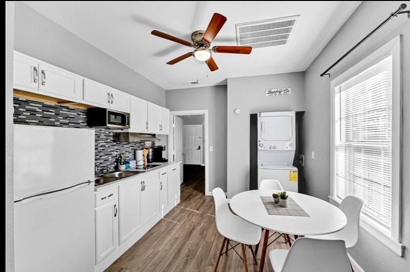 Furnished Finder property 454702_1 photo 9