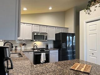 Furnished Finder property 454897_2 photo 5