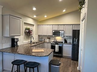 Furnished Finder property 454897_3 photo 8