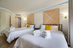 Bedroom 2 with 2 Queen size beds and mood lighting