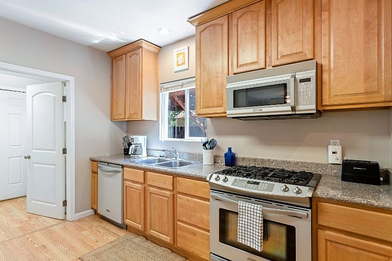 Furnished Finder property 455093_1 photo 4