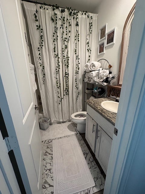 Second bedroom and guest bath upstairs too 