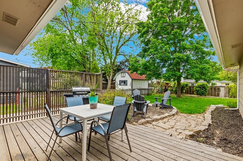 Furnished Finder property 455489_1 photo 17