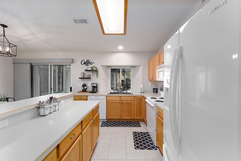 Furnished Finder property 455612_1 photo 3
