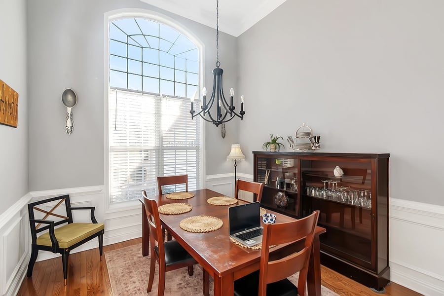 Shared Casual Dining Area