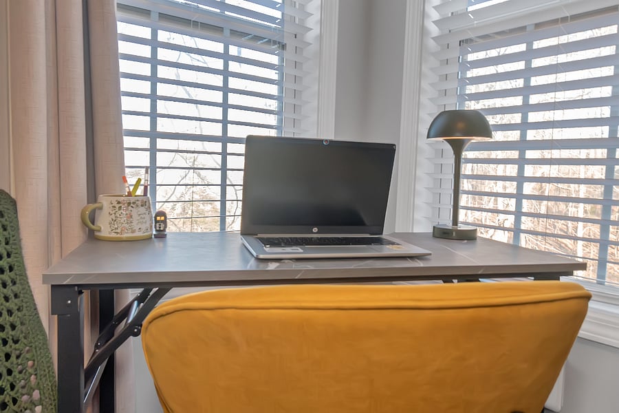 Leisure Lounge Desk Area