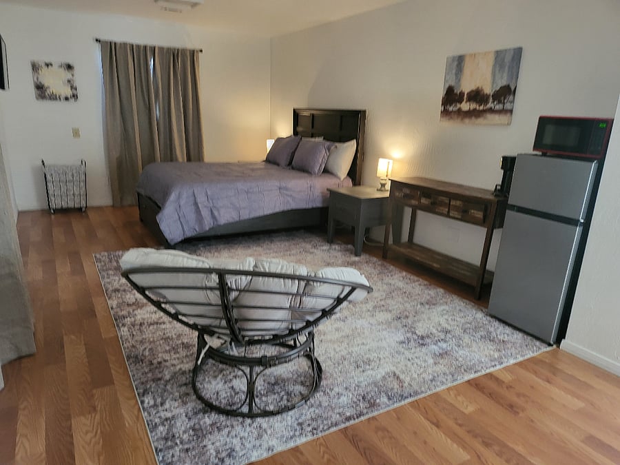 Furnished Finder property 455738_2 photo 1