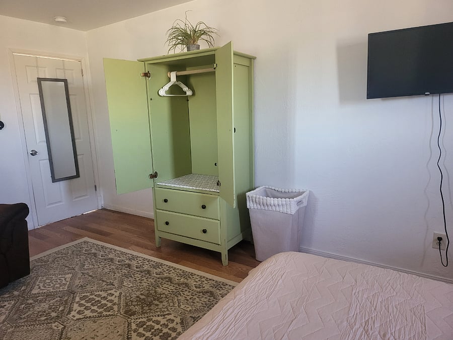 Furnished Finder property 455738_3 photo 8