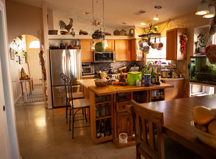 Kitchen (common space)
