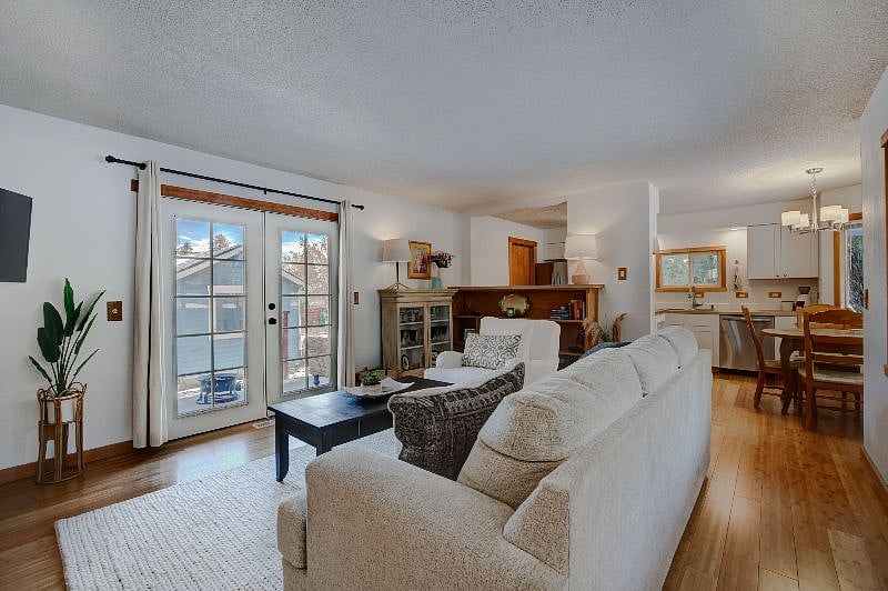 Furnished Finder property 456060_1 photo 2