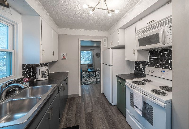 Furnished Finder property 456149_1 photo 3