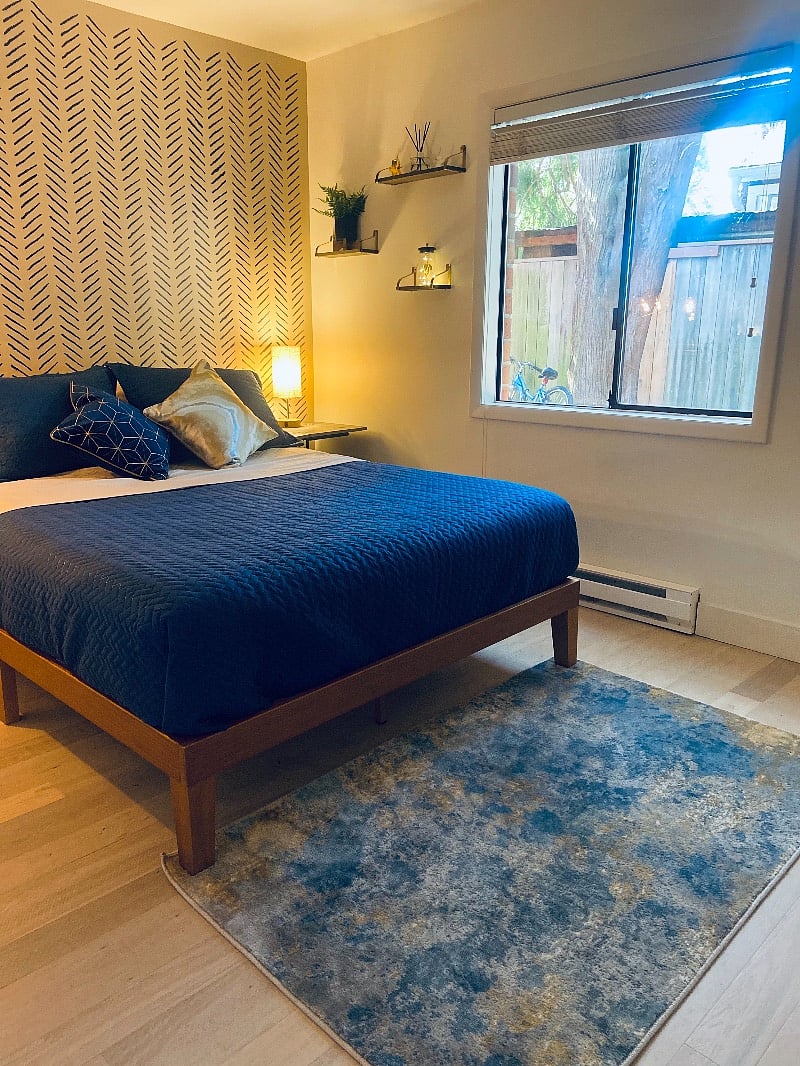 Second bedroom - queen bed.