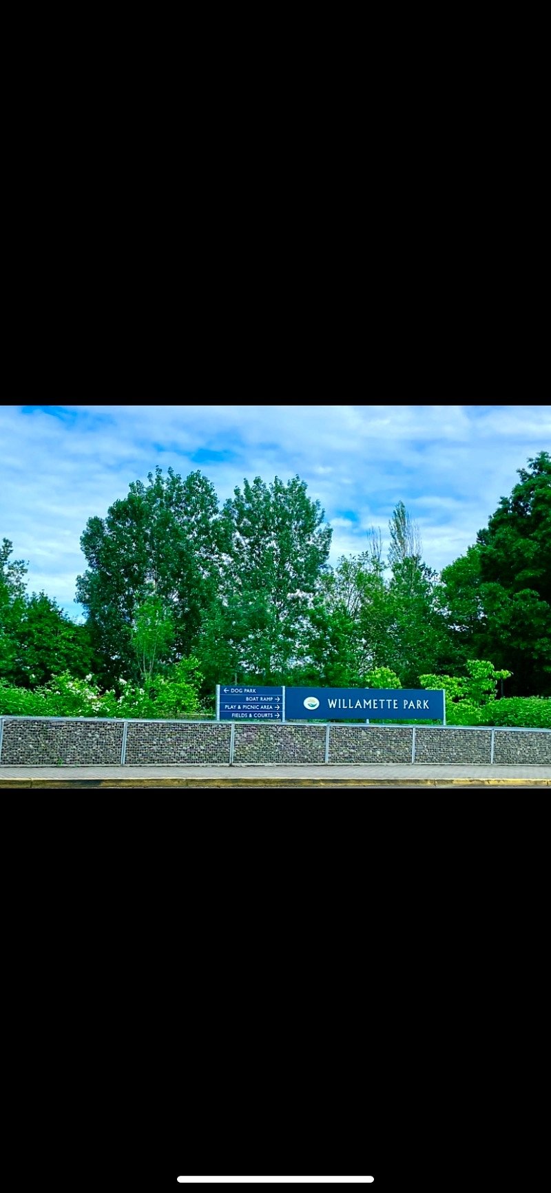 Willamette Park - 5 minute walk.