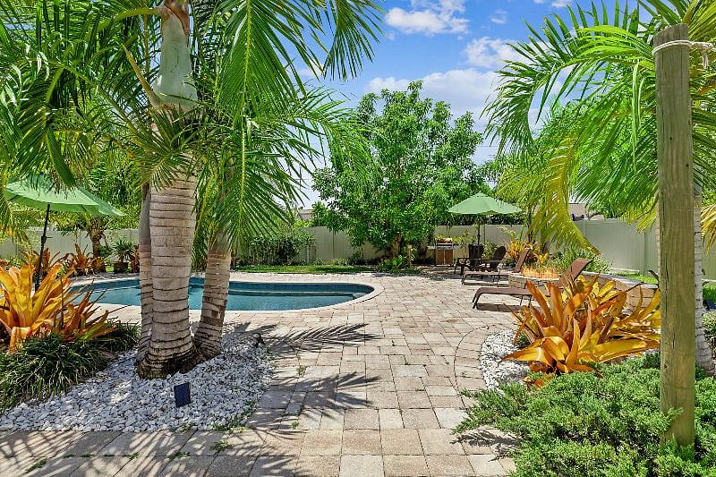 Furnished Finder property 456187_1 photo 9