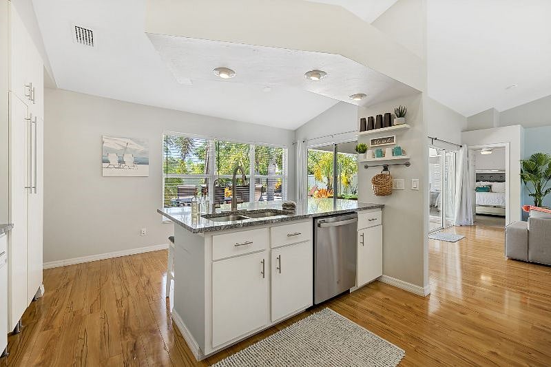 Furnished Finder property 456187_1 photo 23