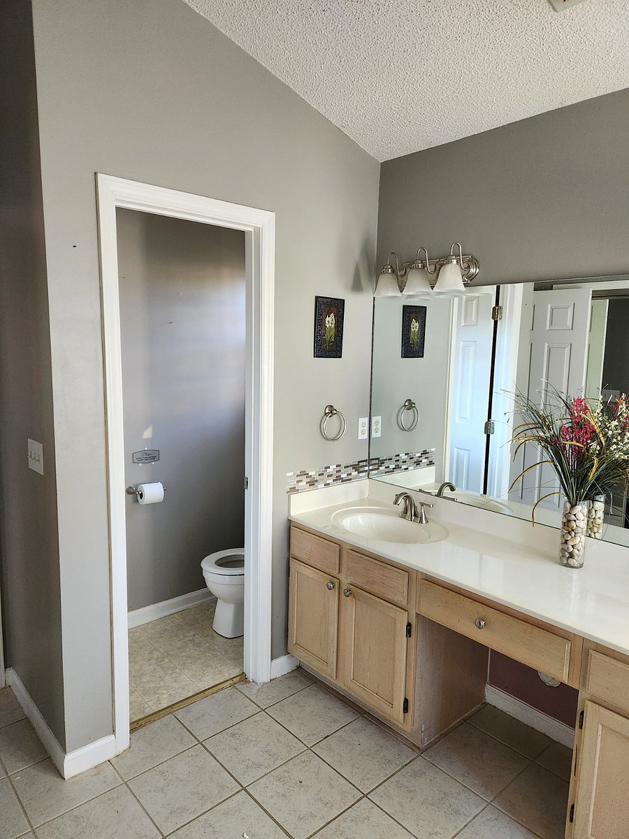 Primary Ensuite Bath 
