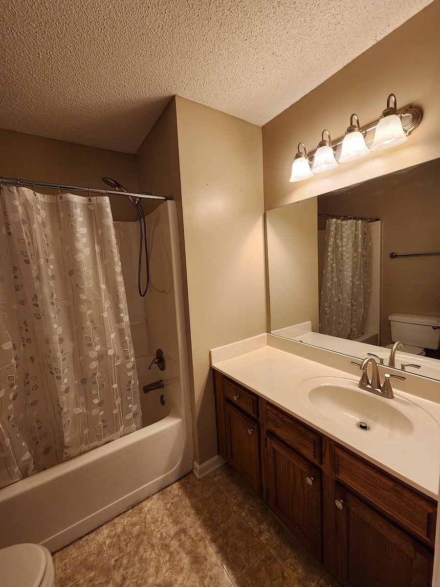 Featured Hallway Bath 