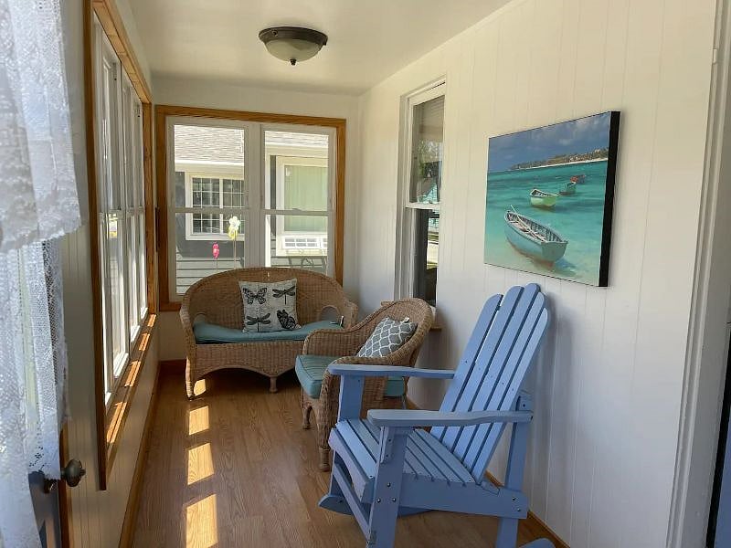 Other end of front screened porch. 