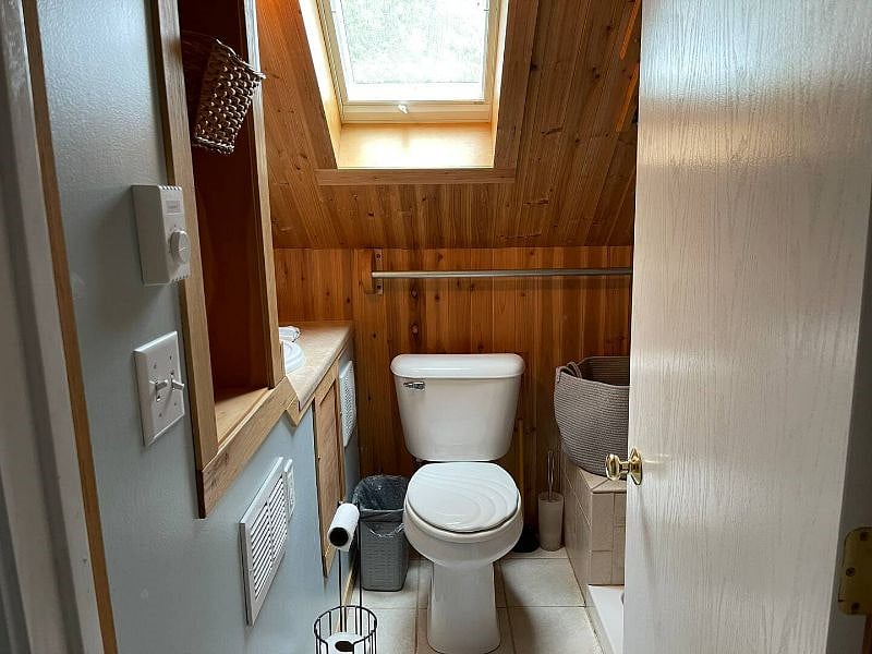 Full bath upstairs. 