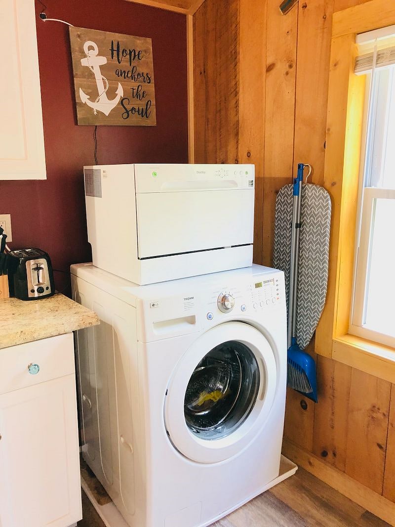 Washing machine and dishwasher