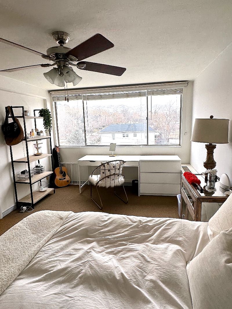 Master Bedroom view of the mountains and City 