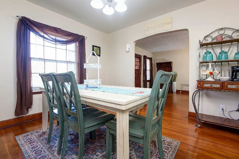 Dining room. Perfect for a meal or a game of cards.