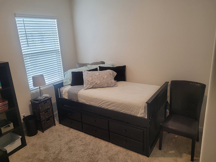 Private room, twin bed with trundle underneath 
