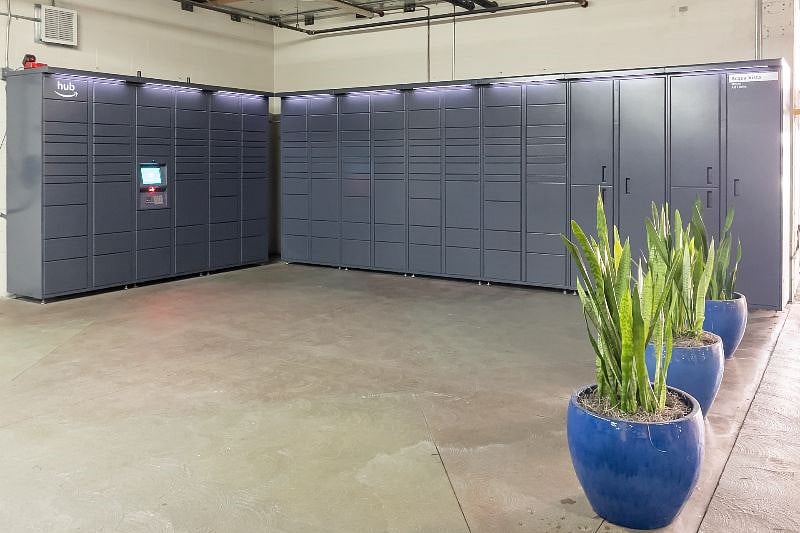 Amazon Locker Hub