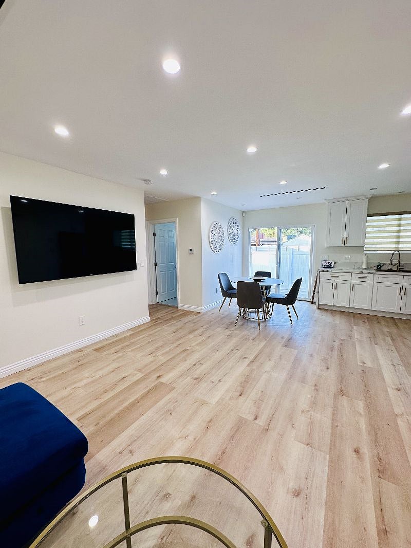 Furnished Finder property 456726_1 photo 11