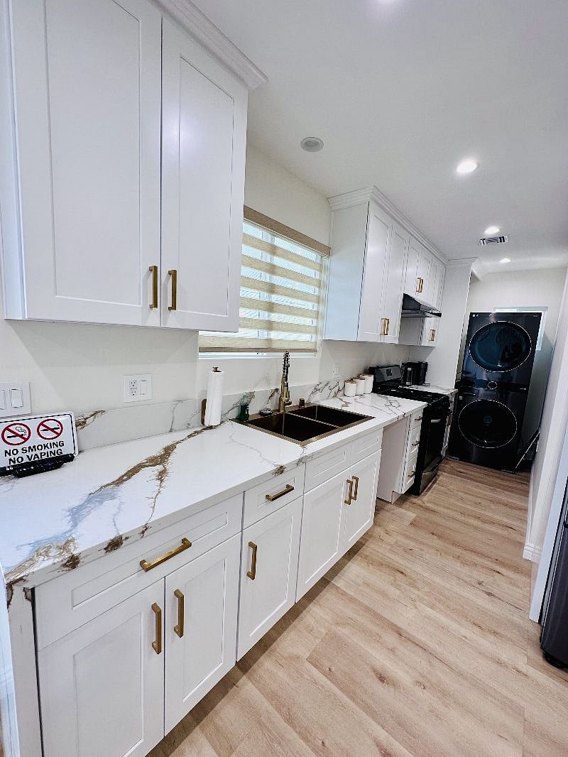 Furnished Finder property 456726_2 photo 8