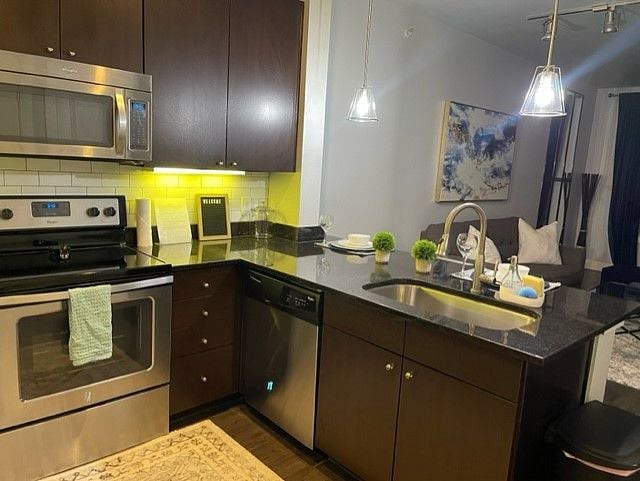 Furnished Finder property 456765_1 photo 3