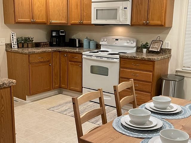 Furnished Finder property 456838_1 photo 3